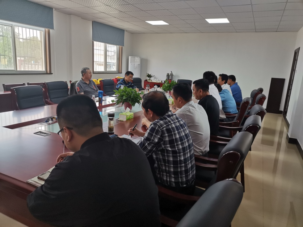 海螺集團(tuán)副總經(jīng)理包祥華到安慶安糧調(diào)研指導(dǎo)投資咨詢工作